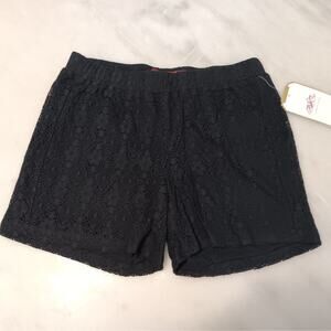 One 5 one Women's Small Shorts Black Lace‎ Dressy